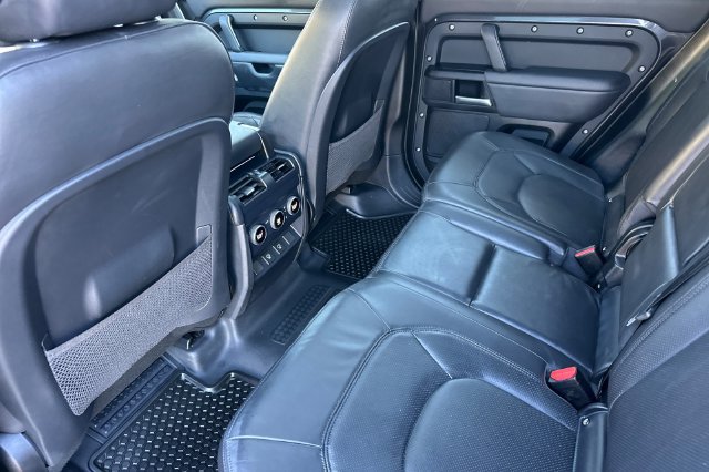 Certified 2025 Land Rover Defender 130 X-Dynamic SE AWD/4WD image 11