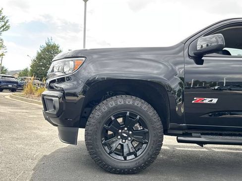 Used 2022 Chevrolet Colorado Z71 w/ Z71 Midnight Edition AWD/4WD image 30