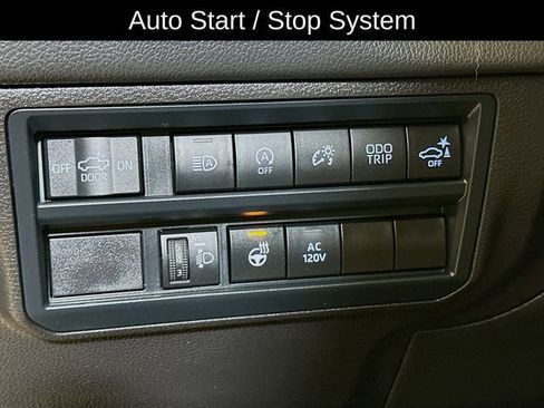Used 2024 Toyota Tundra Limited AWD/4WD image 8