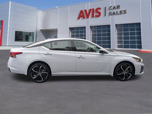 Used 2025 Nissan Altima 2.5 SR image 5