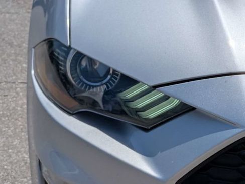 Used 2019 Ford Mustang Convertible RWD image 8