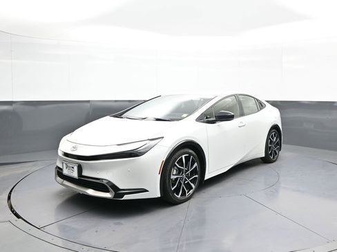 Certified 2024 Toyota Prius Prime image 1