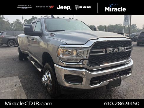 Used 2023 RAM 3500 Tradesman w/ Chrome Appearance Group AWD/4WD image 1