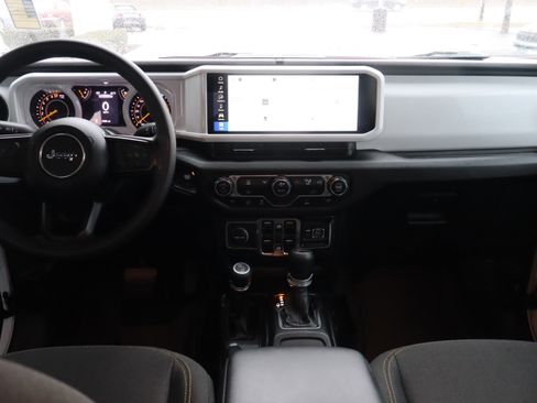 Used 2025 Jeep Gladiator Sport image 15