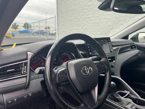 Used 2022 Toyota Camry XSE FWD image 13