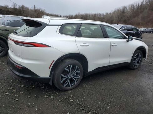 Used 2025 Toyota Crown Signia SIGNIA XLE w/ Tow-Hitch Package (TMS) image 5