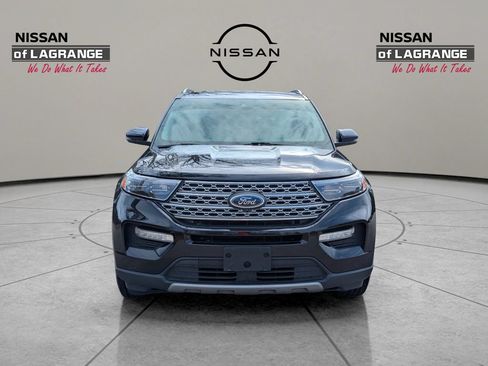 Used 2021 Ford Explorer Limited w/ Equipment Group 301A RWD image 2