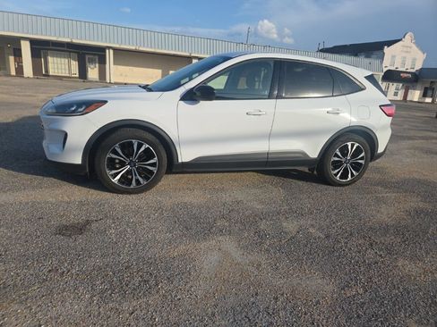 Used 2021 Ford Escape SE w/ SE Sport Appearance Package FWD image 7