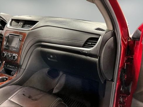 Used 2013 Chevrolet Traverse LT image 27