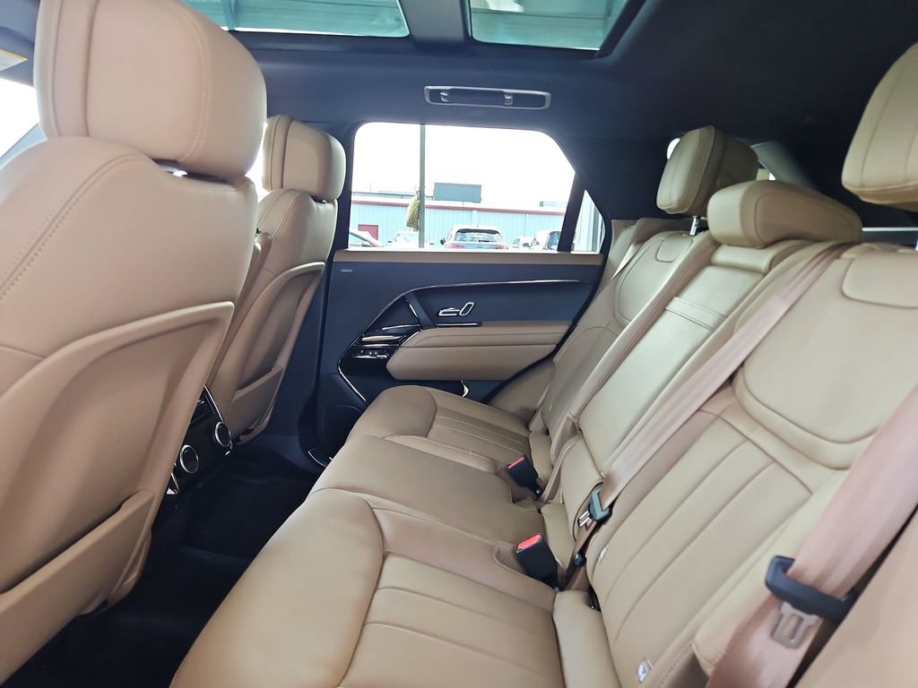 Used 2025 Land Rover Range Rover Sport SE AWD/4WD image 28
