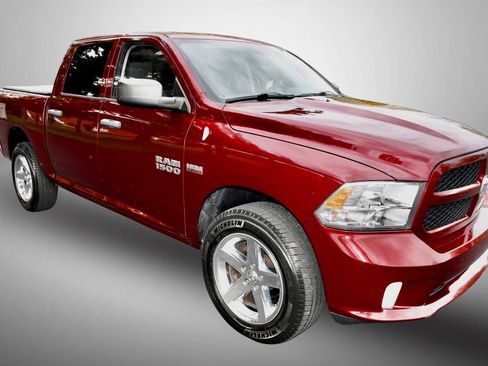Used 2016 RAM 1500 Express AWD/4WD image 9