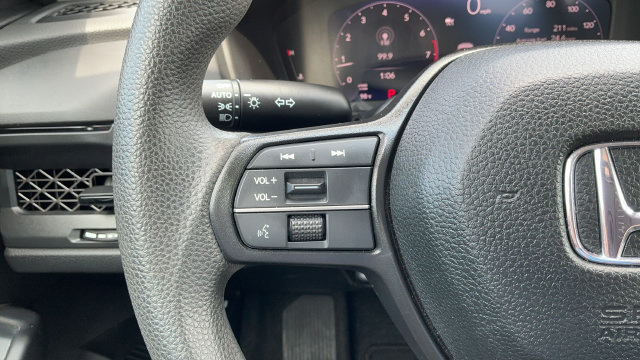 Used 2023 Honda Accord LX image 11