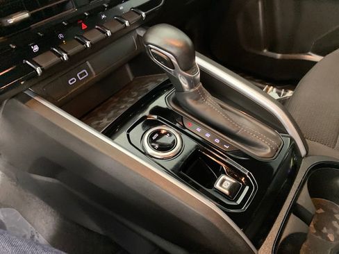 Used 2023 Chevrolet Colorado LT image 18