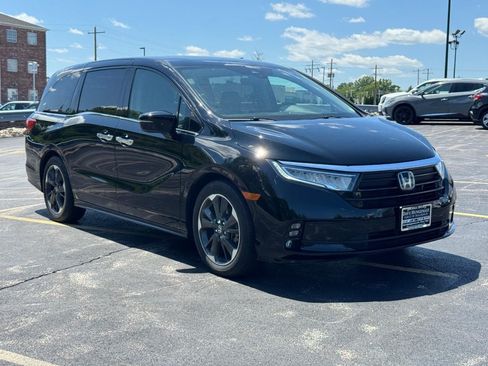 Used 2024 Honda Odyssey Elite image 2