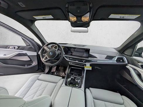 Used 2026 BMW X5 xDrive50e w/ M Sport Package AWD/4WD image 11