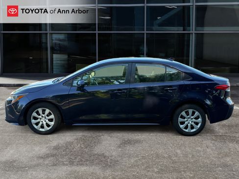Used 2024 Toyota Corolla LE FWD image 3