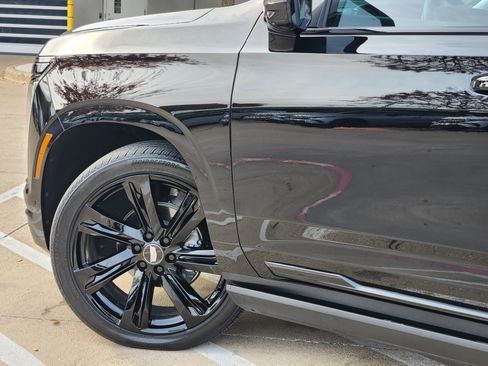 Used 2025 Cadillac Escalade Sport Platinum image 6