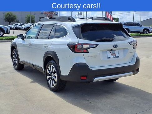 Used 2025 Subaru Outback Limited AWD/4WD image 2