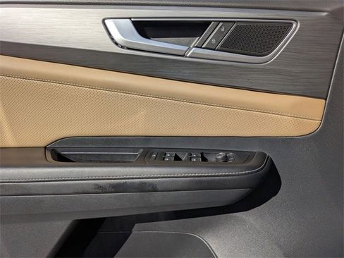 Certified 2024 Volkswagen Atlas Cross Sport SE image 25