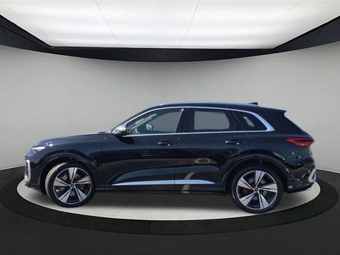 New 2026 Audi SQ5 Premium Plus image 4