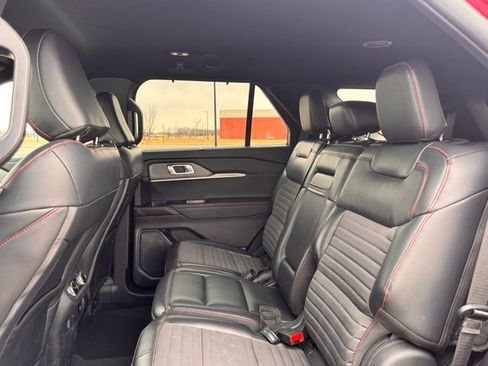 Used 2025 Ford Explorer ST-Line w/ ST-Line Street Pack image 29