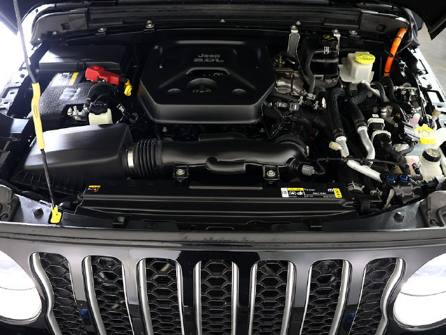 Used 2023 Jeep Wrangler Unlimited Sahara w/ Cold Weather Group AWD/4WD image 40
