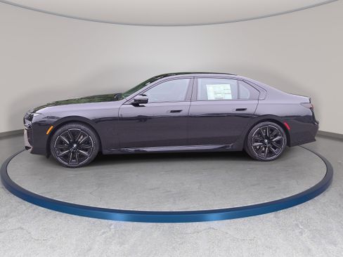 New 2026 BMW 740i RWD image 8