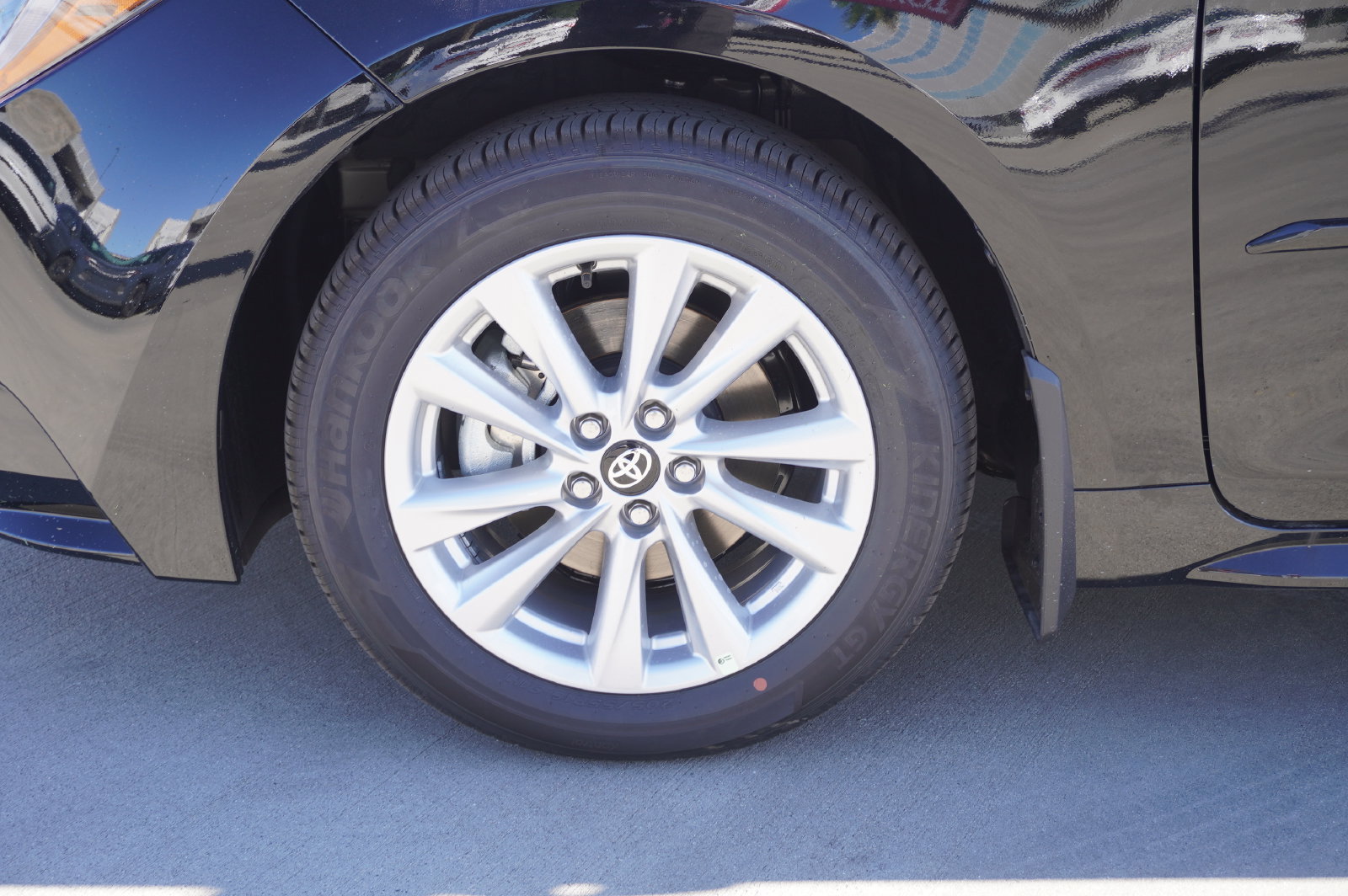 Certified 2027 Toyota Corolla LE w/ LE Premium Package FWD image 18