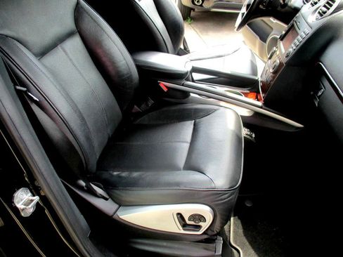 Used 2012 Mercedes-Benz GL 550 4MATIC image 10