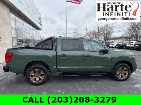 Used 2024 Nissan Titan SV w/ SV Bronze Edition Package image 8