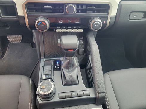 Used 2024 Toyota Tacoma TRD Off-Road image 24