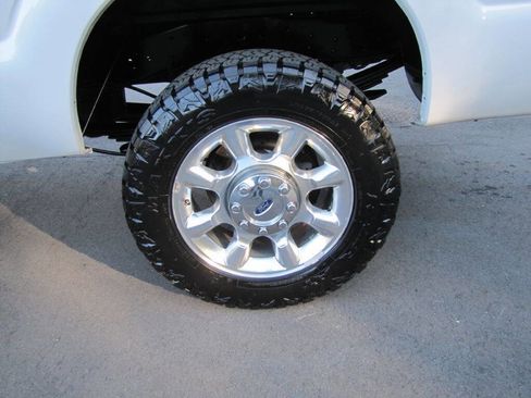 Used 2015 Ford F250 Lariat w/ Lariat Ultimate Package image 30