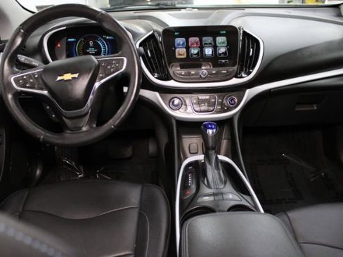 Used 2016 Chevrolet Volt LT w/ Comfort Package image 2
