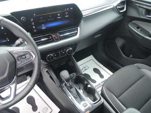 Used 2026 Chevrolet TrailBlazer LT w/ Convenience Package image 16