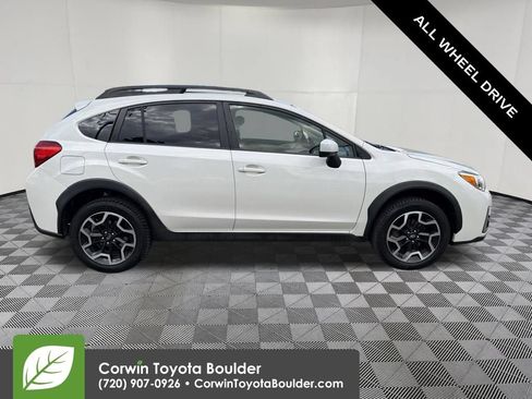 Used 2017 Subaru Crosstrek 2.0i Premium AWD/4WD image 9