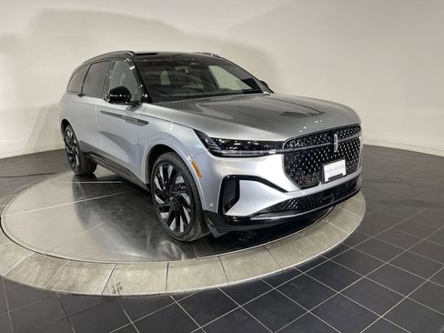 New 2024 Lincoln Nautilus Reserve w/ Equipment Group 202A image 13