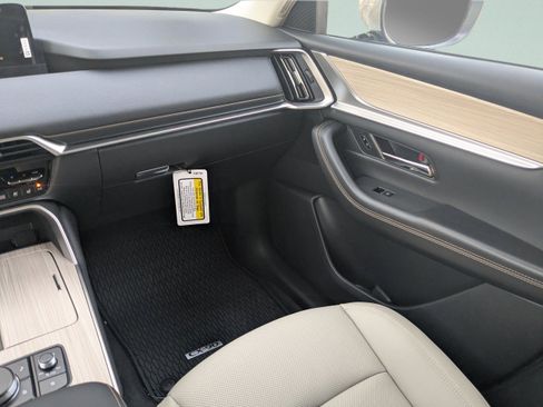 New 2026 MAZDA CX-90 Plug-In Hybrid w/ Preferred image 17