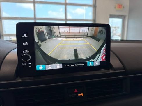 Used 2023 Honda Pilot Touring image 4