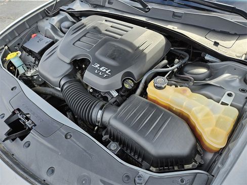 Used 2019 Dodge Charger SXT image 17