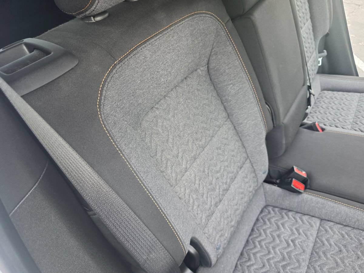 Used 2022 Chevrolet Equinox LT w/ Driver Convenience Package FWD image 29