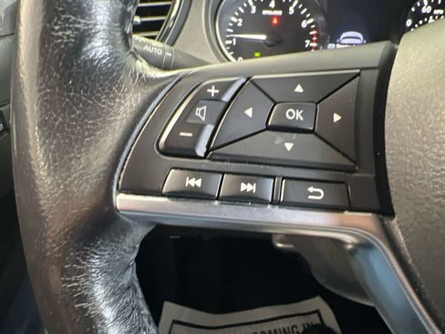 Used 2019 Nissan Rogue SV w/ Premium Package AWD/4WD image 25