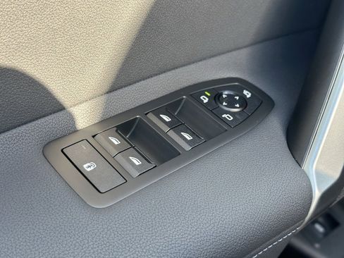 New 2026 BMW iX xDrive60 w/ M Sport Package image 21