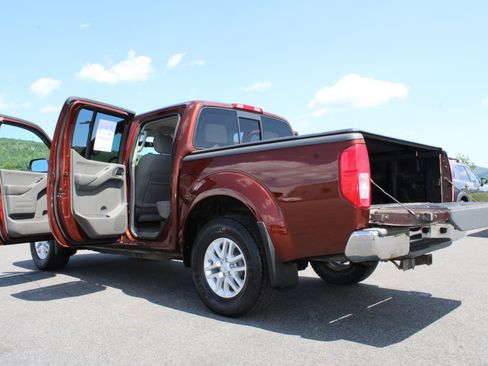 Used 2016 Nissan Frontier SV AWD/4WD image 16