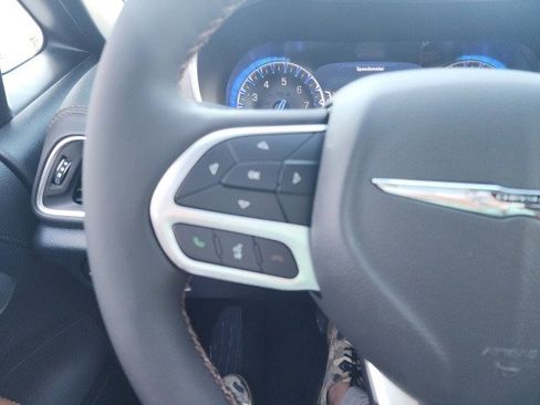 New 2026 Chrysler Pacifica Pinnacle image 11