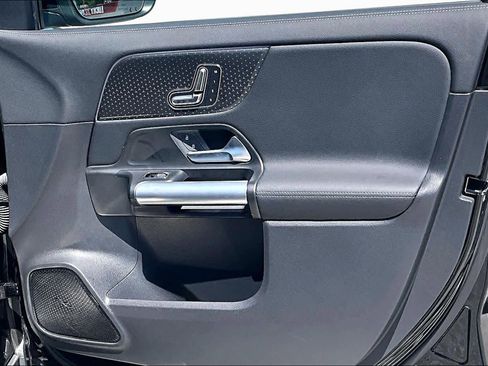 Certified 2025 Mercedes-Benz GLA 250 image 23