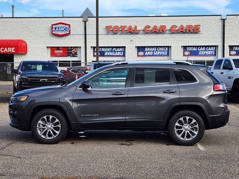 Used 2021 Jeep Cherokee Latitude Lux AWD/4WD image 2