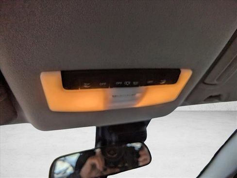 Used 2025 Nissan Versa SV image 17