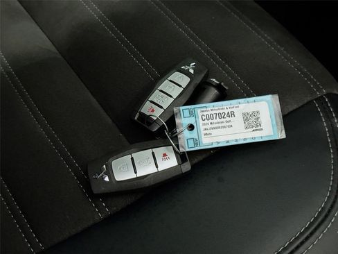 Used 2024 Mitsubishi Outlander SE FWD image 25