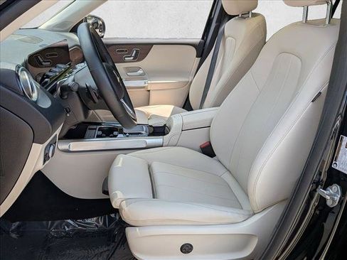 Used 2023 Mercedes-Benz GLB 250 4MATIC image 18
