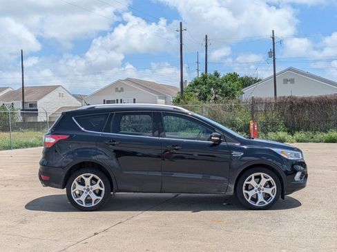 Used 2018 Ford Escape Titanium image 4
